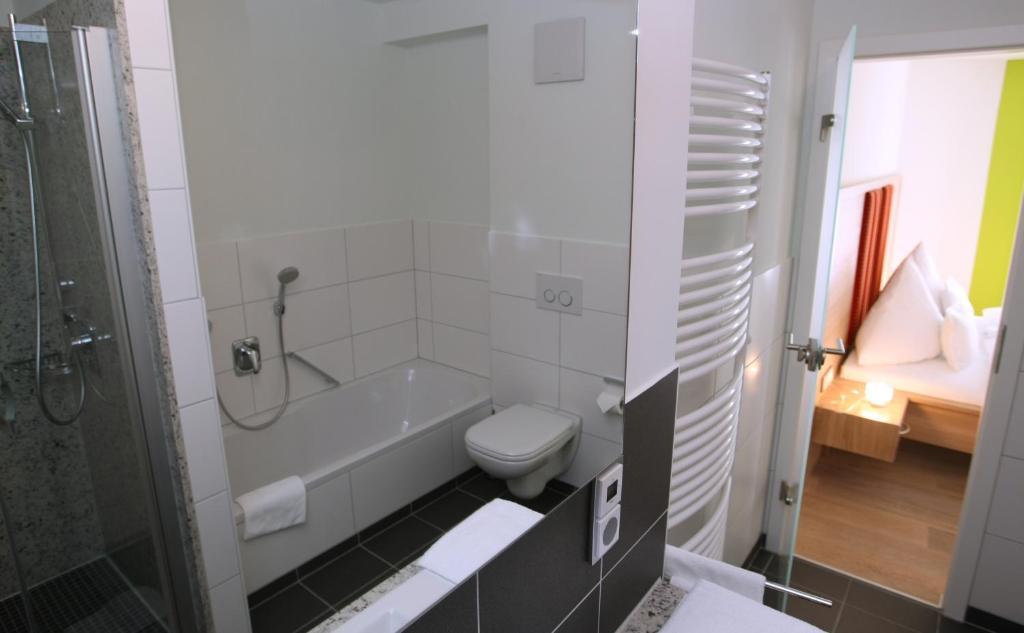 Rothweinhotel Wiesenbronn Quarto foto